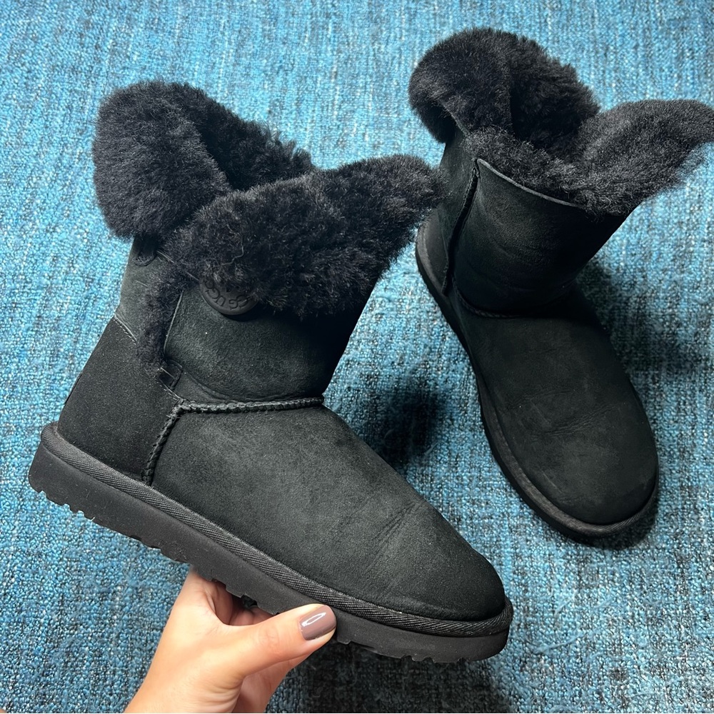 UGG Bailey Button 11 Shearling Boots in Black